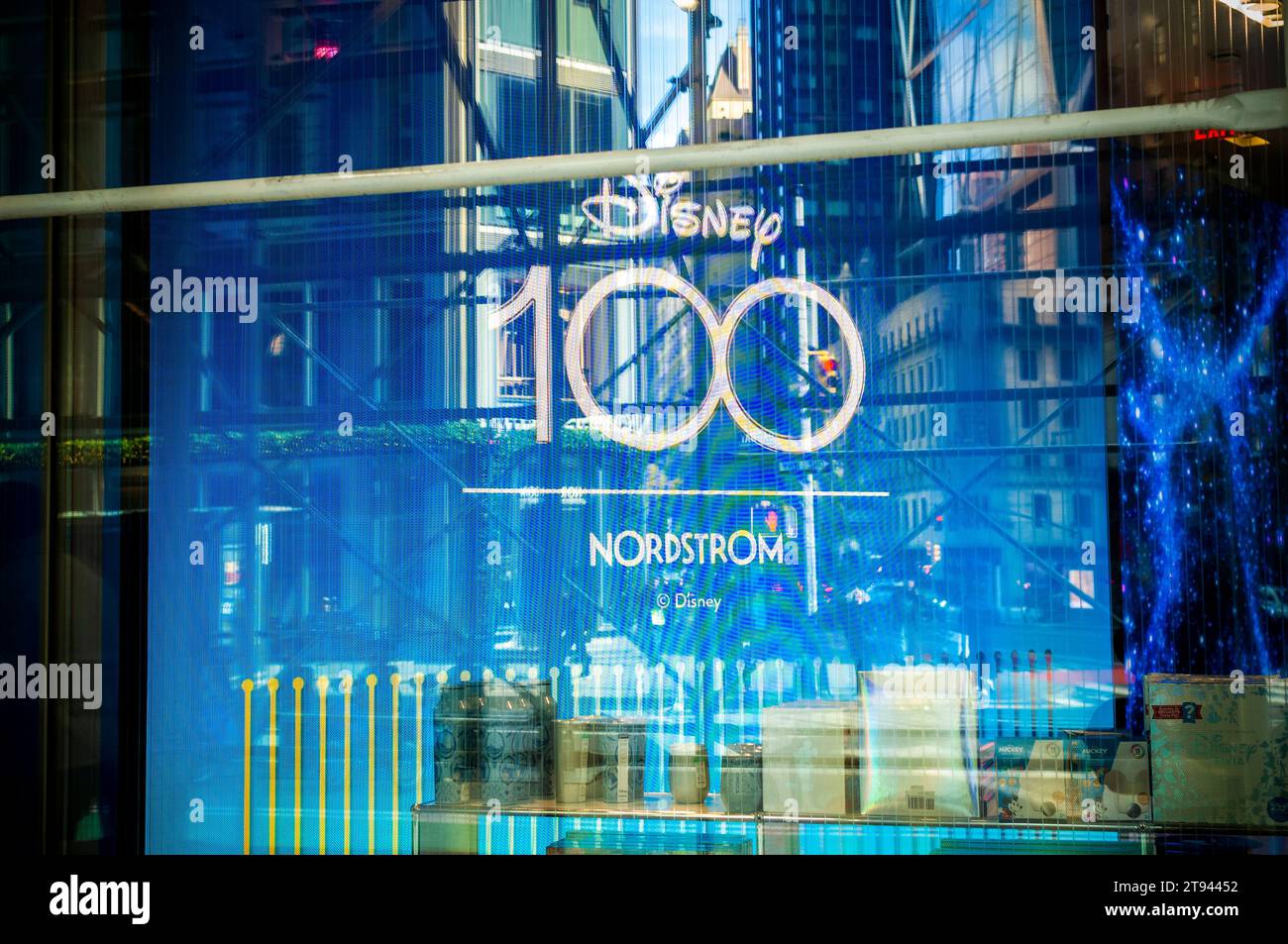 Disney Pop-up im Nordstrom Department Store in Midtown Manhattan in New York am Sonntag, den 12. November 2023. (© Richard B. Levine) Stockfoto