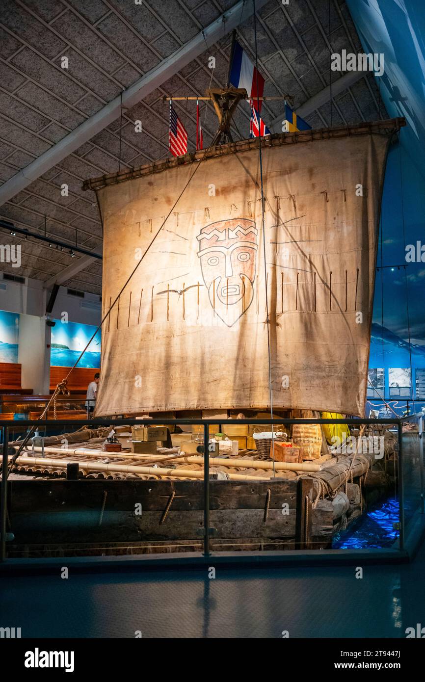 Oslo, Norwegen, 21. Juni 2023: Das Kon-Tiki Museum zeigt Objekte von Thor Heyerdahls weltberühmten Expeditionen, das ursprüngliche Kon-Tiki-Floß und das Stockfoto