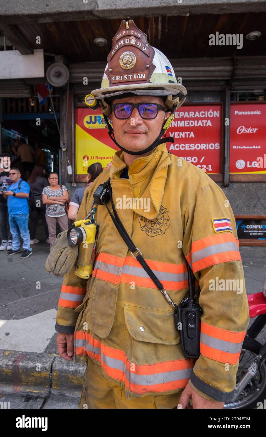 Feuerwehrmann im Stadtzentrum von San Jose, Hauptstadt von Costa Rica Stockfoto