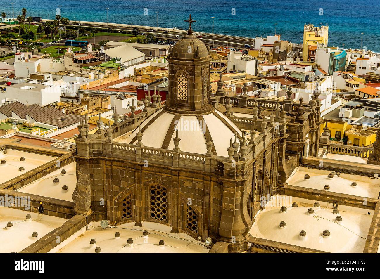 Blick auf das Dach des Kirchenschiffs auf die Santa Anna Kathedrale Las Palmas, Gran Canaria an einem sonnigen Tag Stockfoto