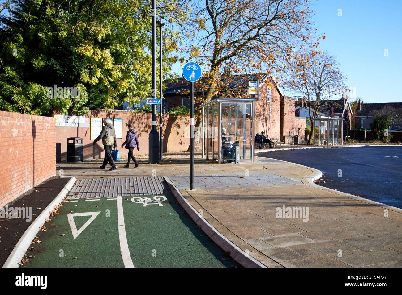 Busbahnhof moor St und Pfad zum Bahnhof ormskirk, Busbahnhof ormskirk, lancashire, england, großbritannien Stockfoto
