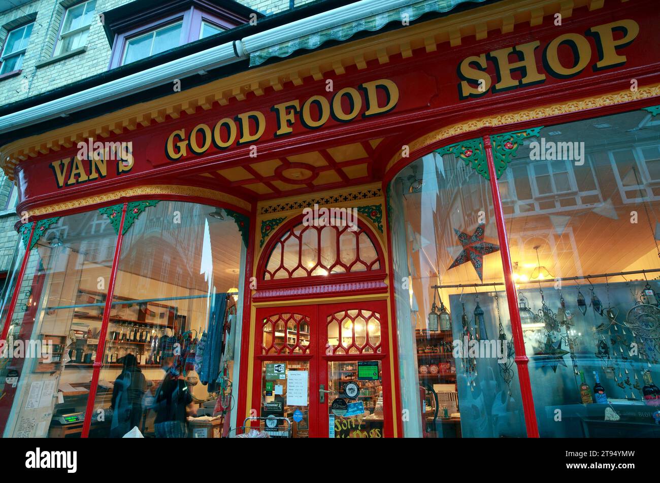 Van's Good Food Shop, Middleton Street, Llandrindod Wells, Wales. Stockfoto