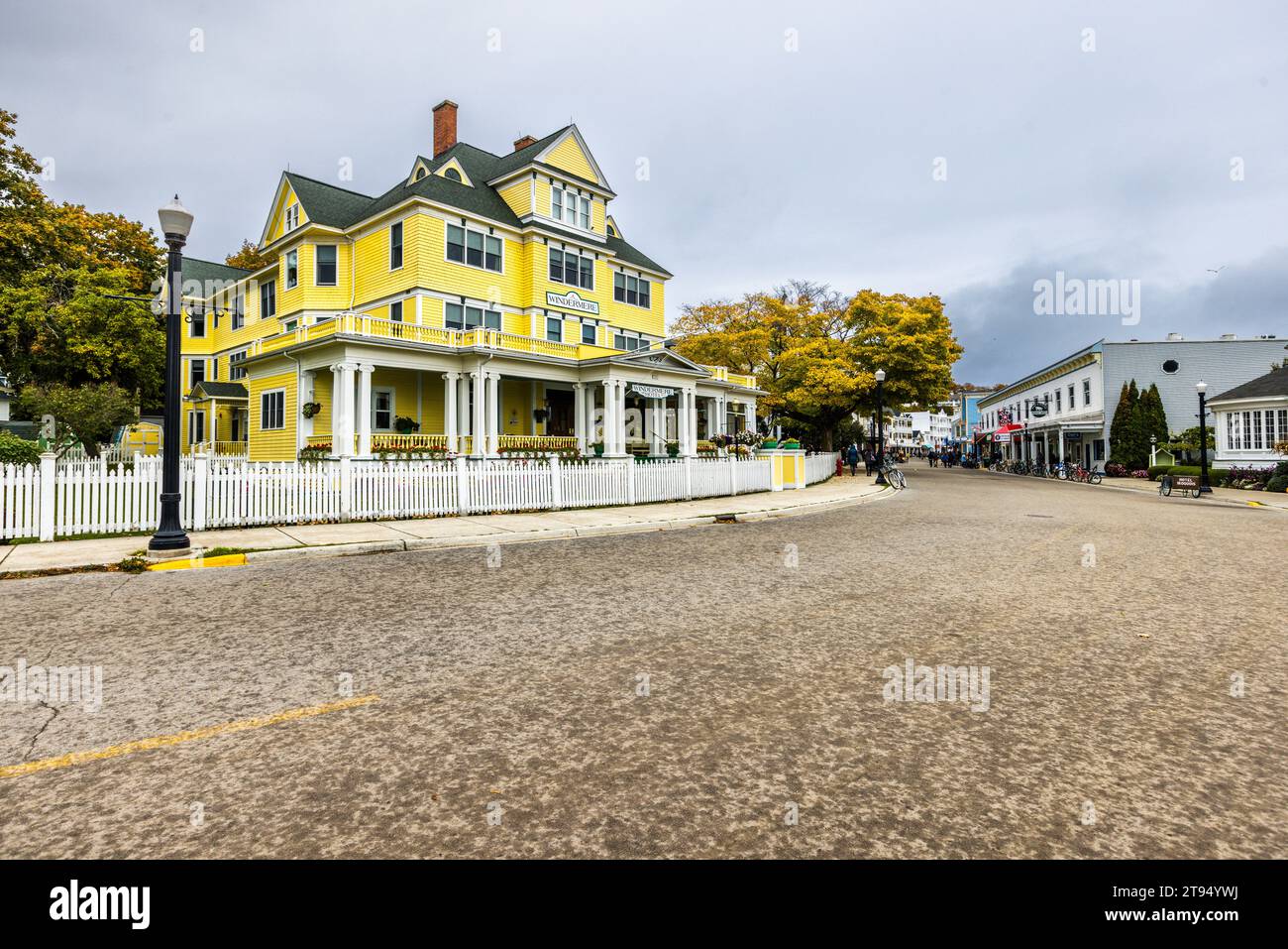 Main Street Mackinac Island, Windermere, das Sommerhaus und Hotel von Charles Anthony seit 1904. Windermere Hotel auf Mackinac Island, Michigan, USA Stockfoto