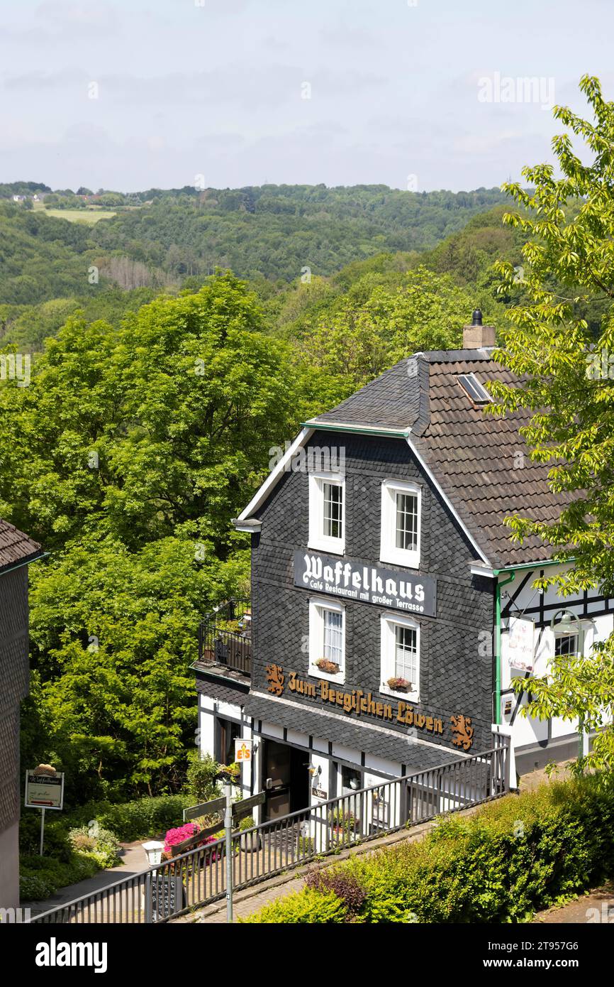 Blick auf das Waffelhaus zum Bergischen Lowen Stockfoto