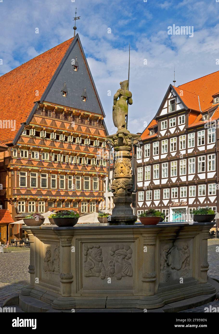 Historischer Marktplatz mit Rolandbrunnen, Baeckeramtshaus und Knochenhaueramtshaus, Deutschland, Niedersachsen, Hildesheim Stockfoto