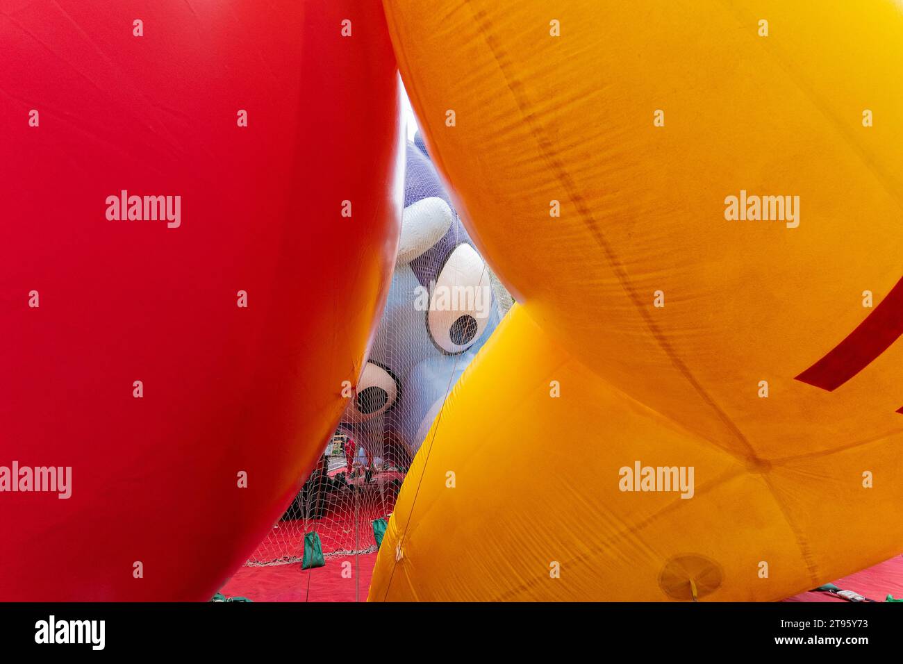 New York, USA. November 2023. Mitglieder des Macy's Inflation Teams ...