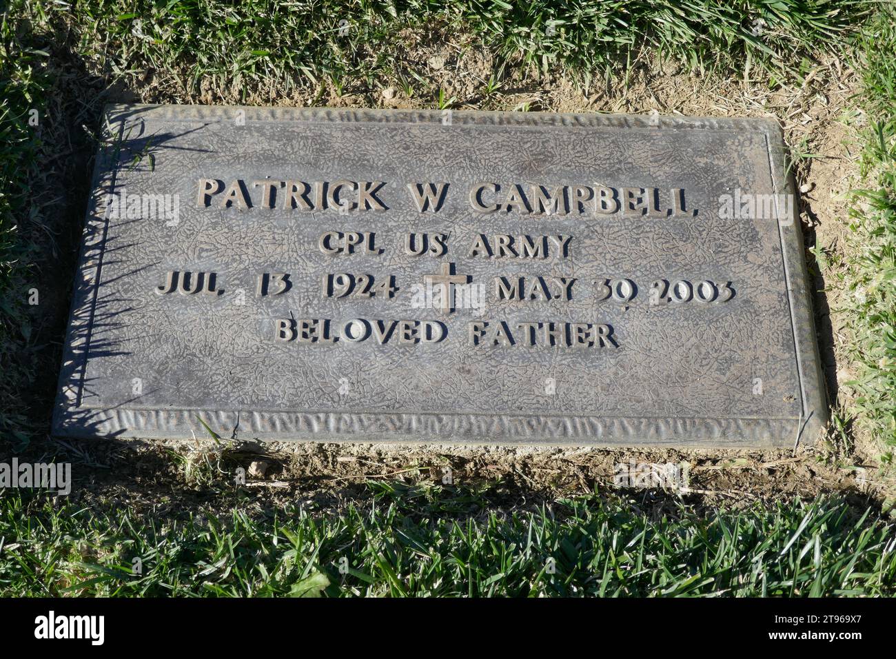 November 2023 Schauspieler Patrick Campbell Grave in Gardens of