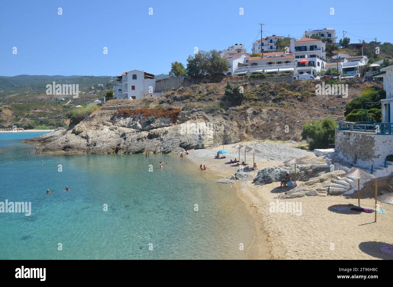 Griechenland, Nordägäis, Ikaria Island Village Armenistis und der Strand Stockfoto