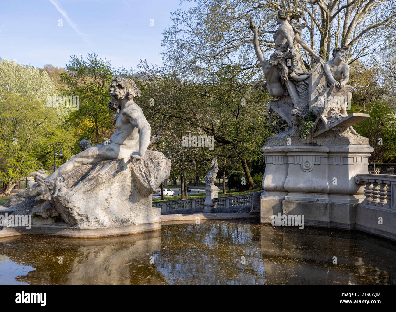 TURIN, ITALIEN, 11. APRIL 2023 - der Brunnen der 12 Monate in der Nähe des Valentino Parks in Turin (Turin), Piemont, Italien Stockfoto