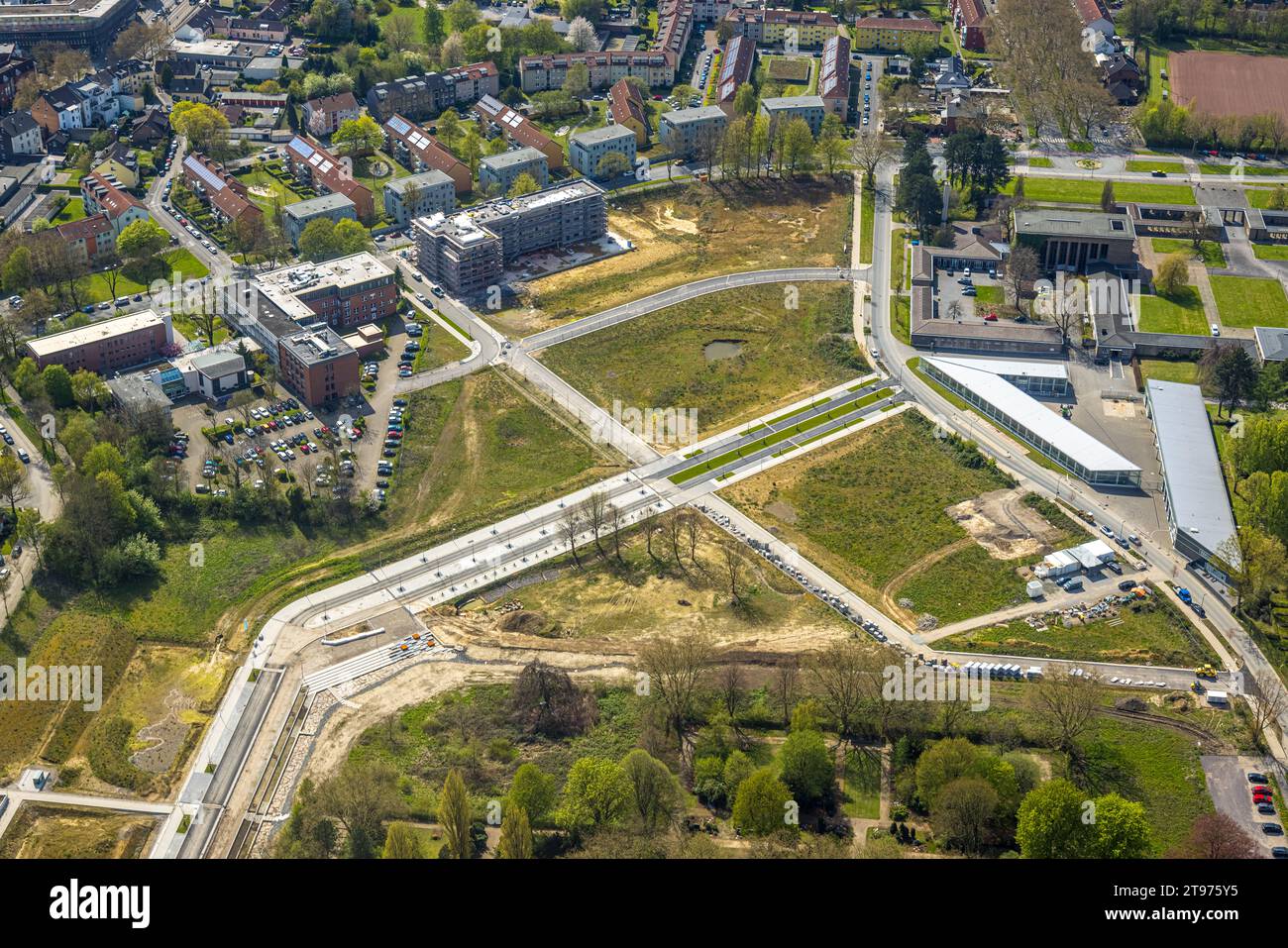 Aus der Vogelperspektive, Ostpark Quartier Feldmark, Baustelle des ehemaligen alten Friedhofs, Krematorium, Freiwillige Feuerwehr Bochum, Evangelische Universität of Stockfoto