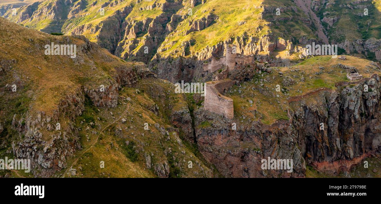 Devil Castle (Seytan Kalesi), auch bekannt als Cildiran Castle und Kal-i Devil, Flucht, Dämonenfestung wird auch passiert, Ardahan in der Nähe Kars, Türkei Stockfoto