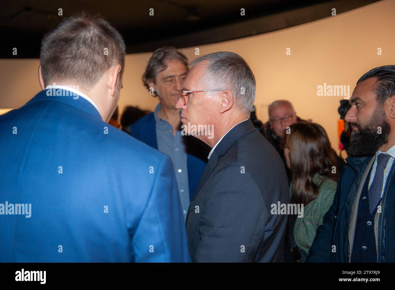 Turin (Italien) 23/2023 Carlos Tavares, CEO von Stellantis, Besuch der Ausstellung „Drive Different“ im nationalen Automobilmuseum in Turin Stockfoto