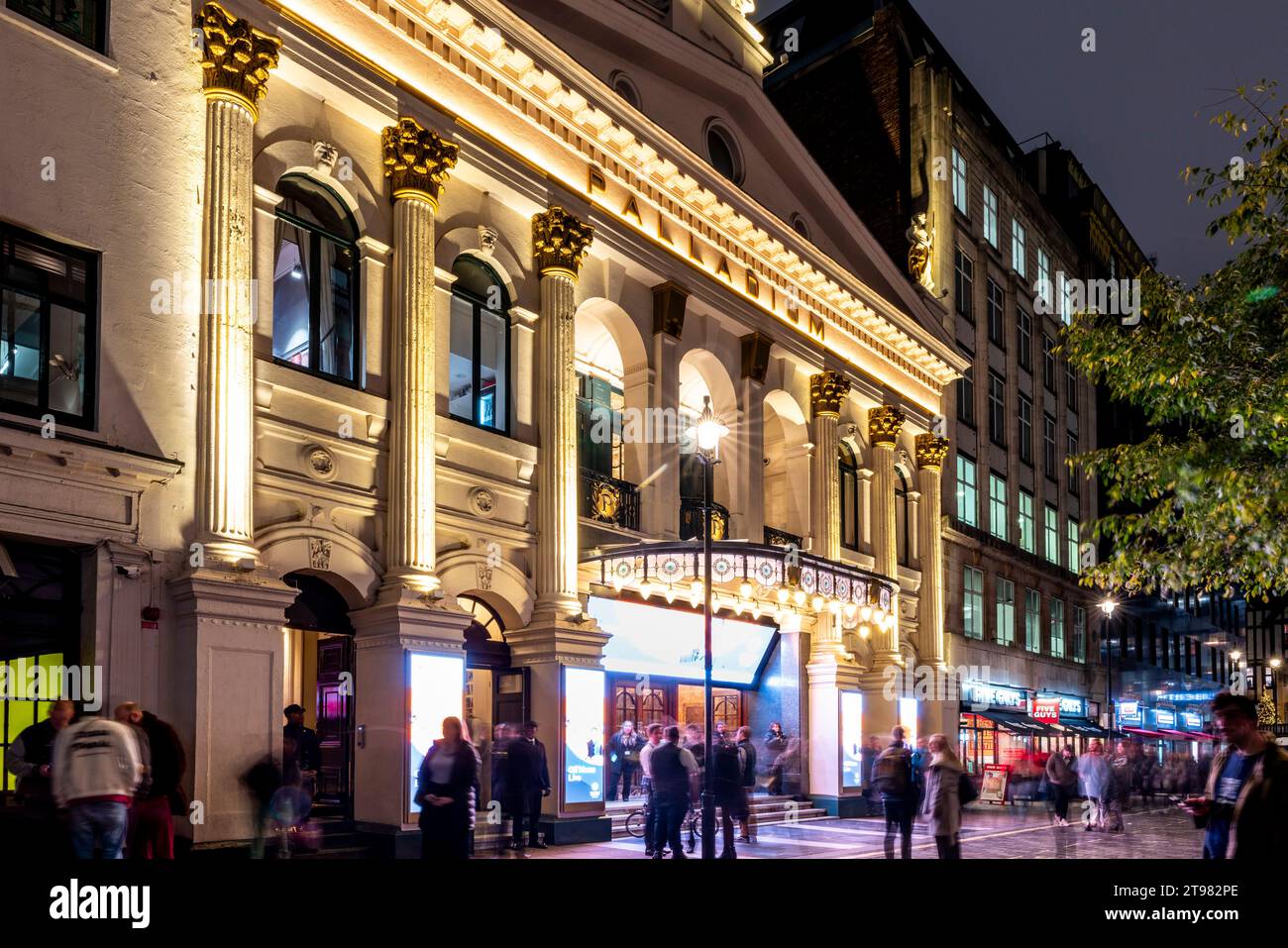 Das London Palladium Theatre at Night, Argyll Street, London, Großbritannien Stockfoto