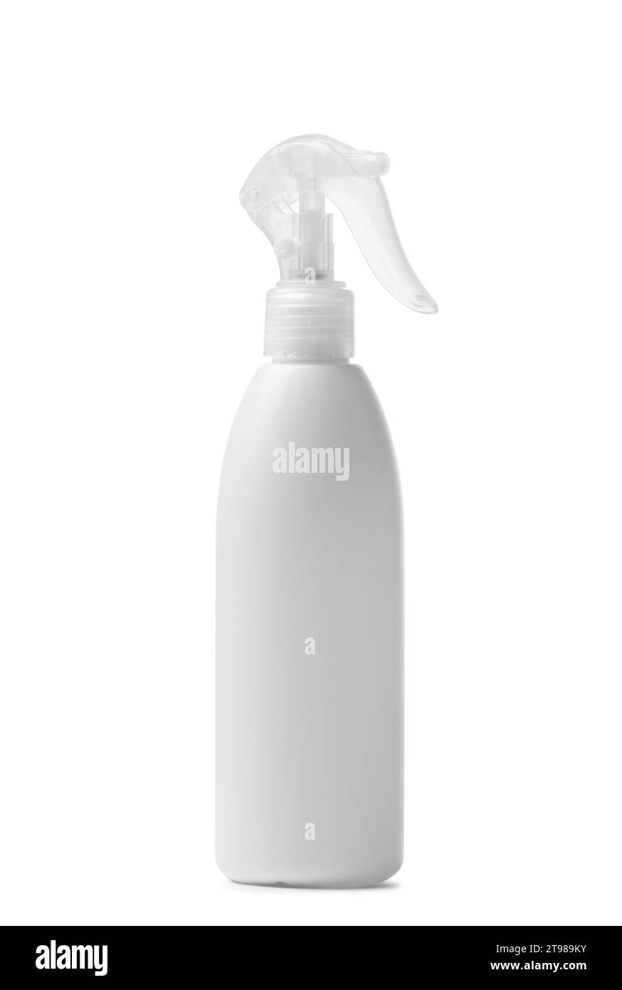 Weiße Spritzflasche aus Kunststoff für Haushaltschemikalien, Reinigungsmittel, Reinigungsmittel, Desinfektionsmittel, Antiseptika, isoliert auf weiß. Modell für Verpackung Stockfoto