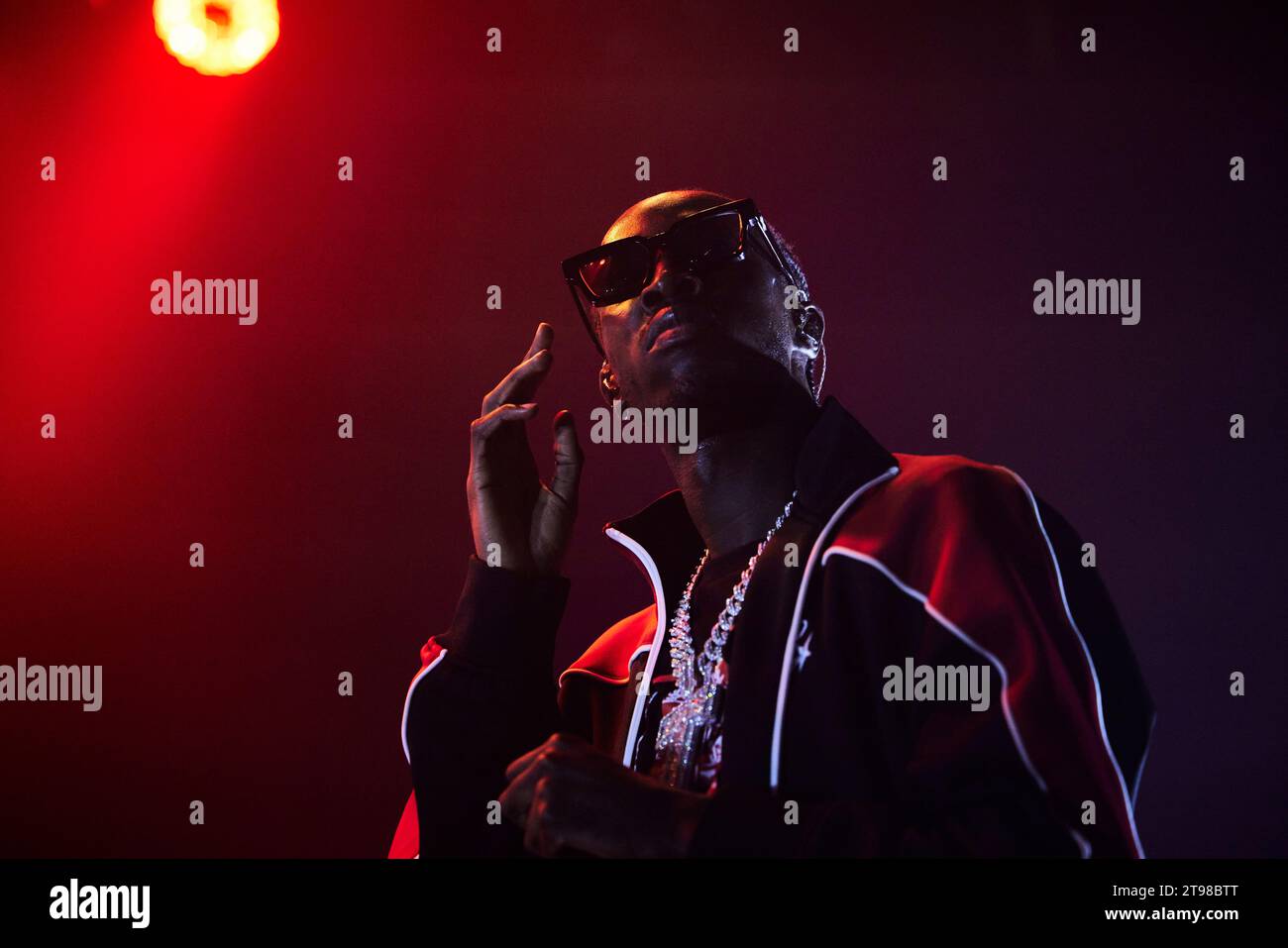 London, England, 22. November 2023. Unknown T (Daniel Richie Lena), britischer Rapper, spielt einen Auftritt in Koko, London. Stockfoto