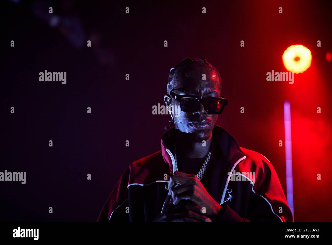 London, England, 22. November 2023. Unknown T (Daniel Richie Lena), britischer Rapper, spielt einen Auftritt in Koko, London. Stockfoto