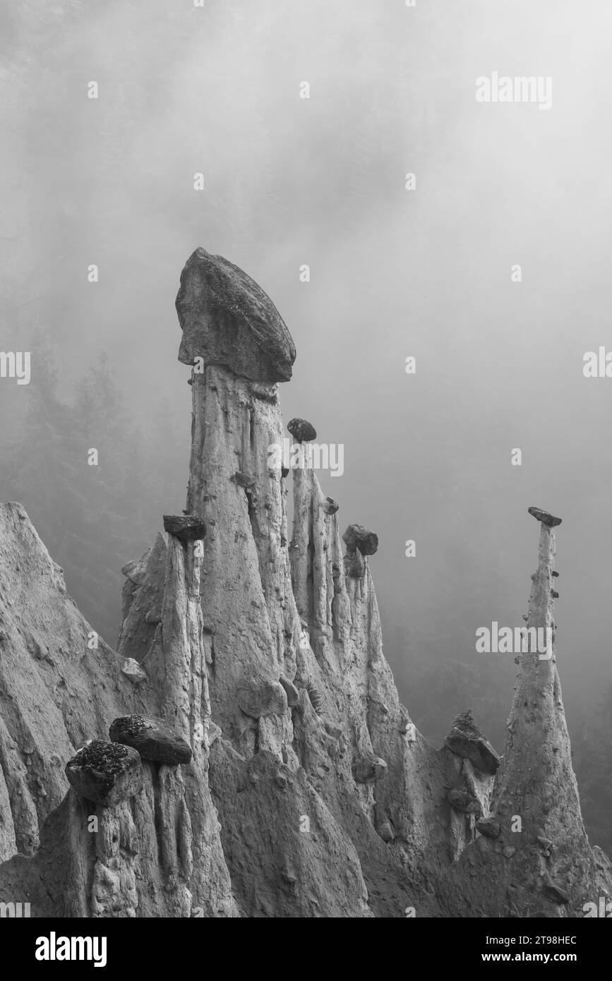 Erdpyramiden von Platten (Erdpyramiden - Piramidi di Plata) bei Percha und Bruneck, Südtirol, Italien Stockfoto