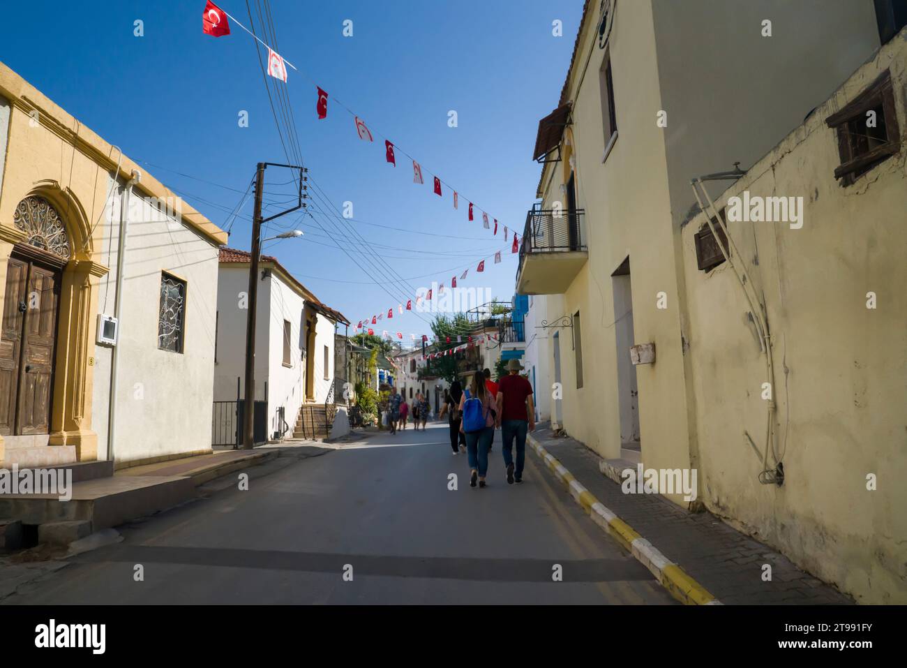 Blick auf die Straße von Bellapais, Kyrenia (Girne auf Türkisch), Nordzypern Stockfoto