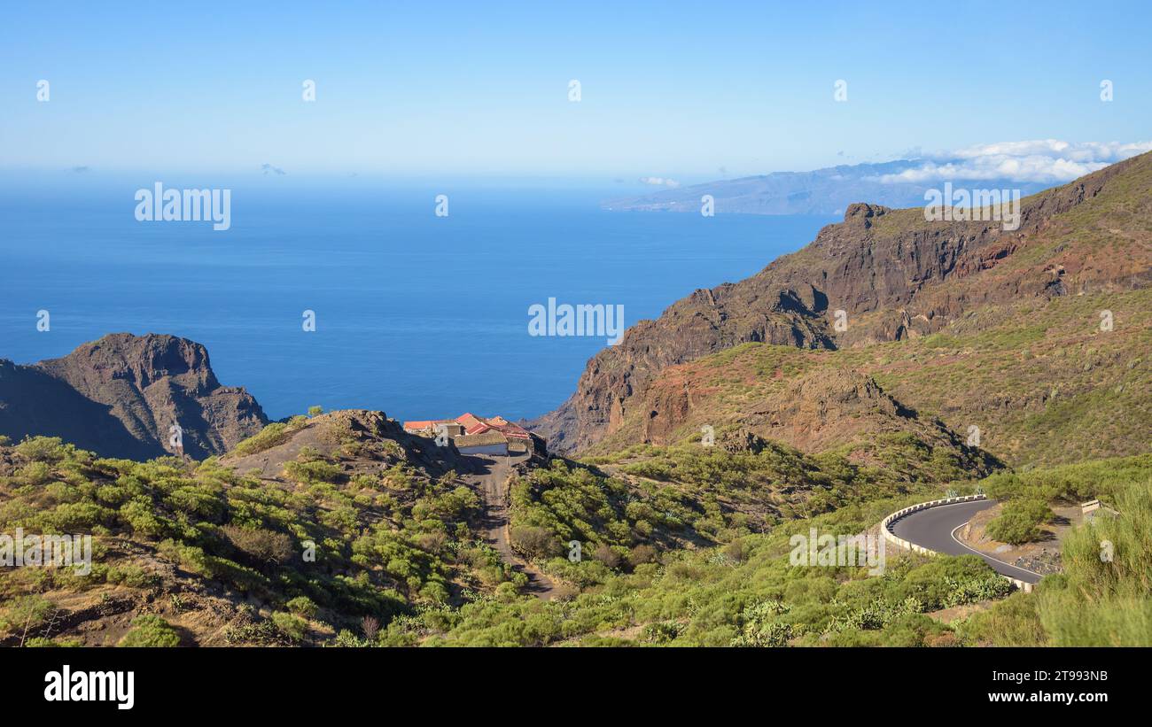 Landschaft des Teno-Massivs auf Teneriffa, eine von drei vulkanischen Formationen, die zur Insel führten. Kanarischen Inseln. Spanien Stockfoto