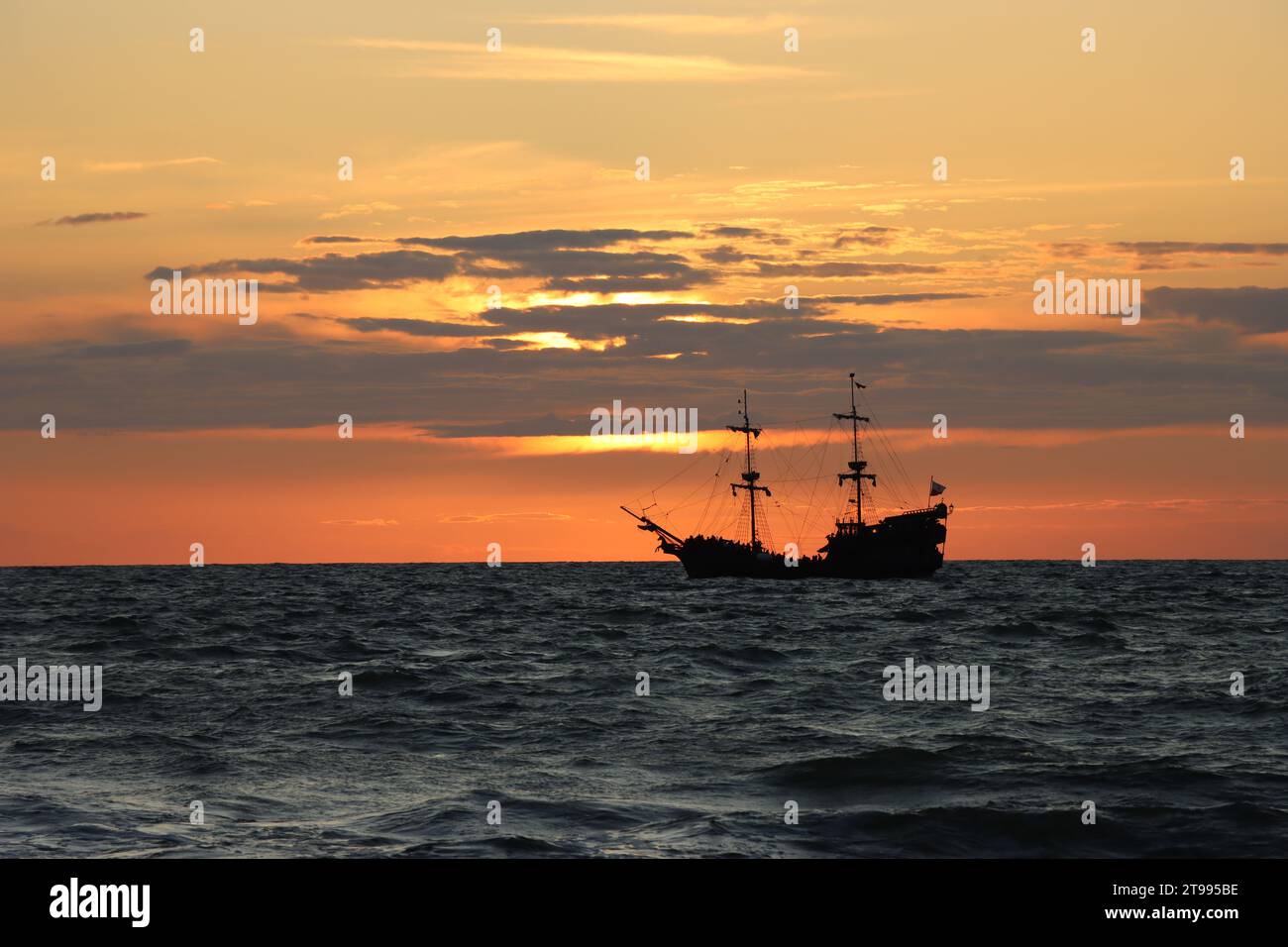 Sonnenuntergang an der Ostsee in Polen Stockfoto