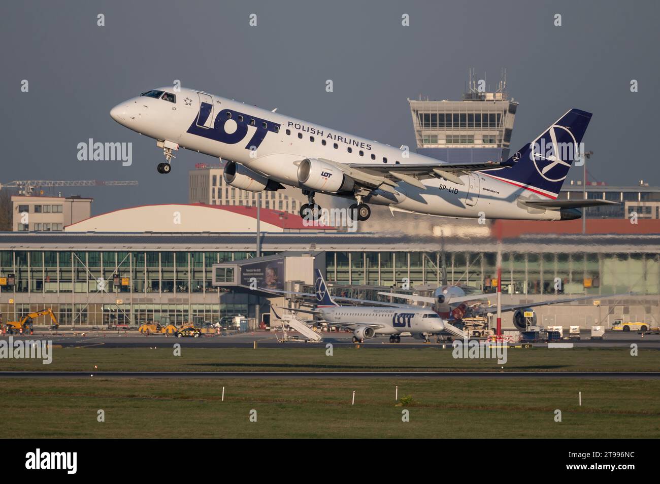 LOT polnische Fluggesellschaften Stockfoto