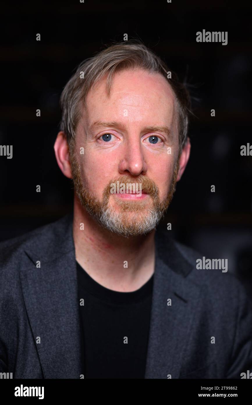 London, Großbritannien. 23. November 2023. Der Autor Paul Murray fotografierte während eines Fotoaufrufs für die Autoren des Booker Prize 2023 im South Bank Centre in London. Das Foto sollte lauten: Matt Crossick/Empics/Alamy Live News Stockfoto