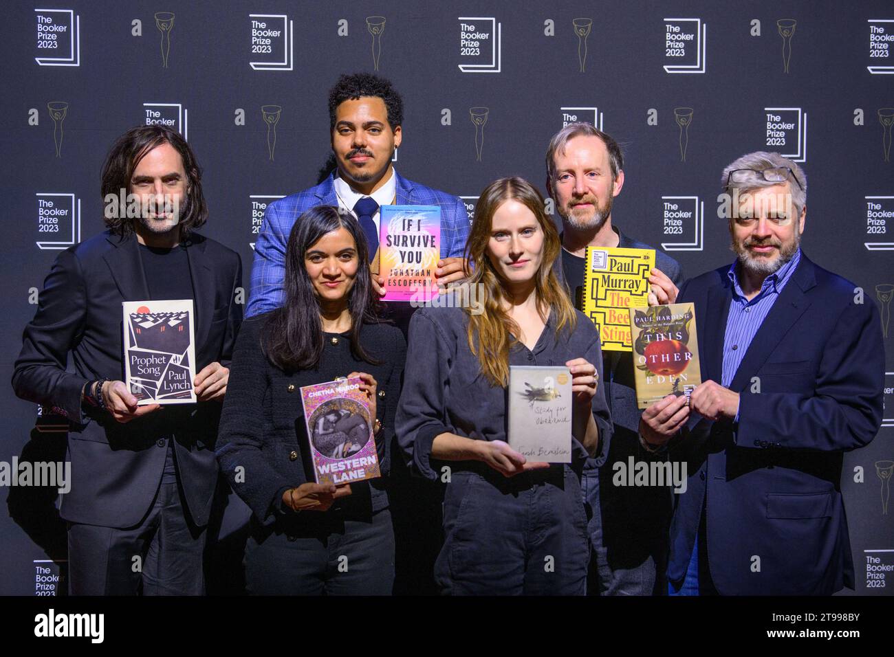 London, Großbritannien. 23. November 2023. Die Autoren Paul Lynch, Chetna Maroo, Jonathan Escoffery, Sarah Bernstein, Paul Murray und Paul Harding wurden während eines Fotoaufrufs für die Autoren des Booker Prize 2023 im South Bank Centre in London gezeigt. Das Foto sollte lauten: Matt Crossick/Empics/Alamy Live News Stockfoto