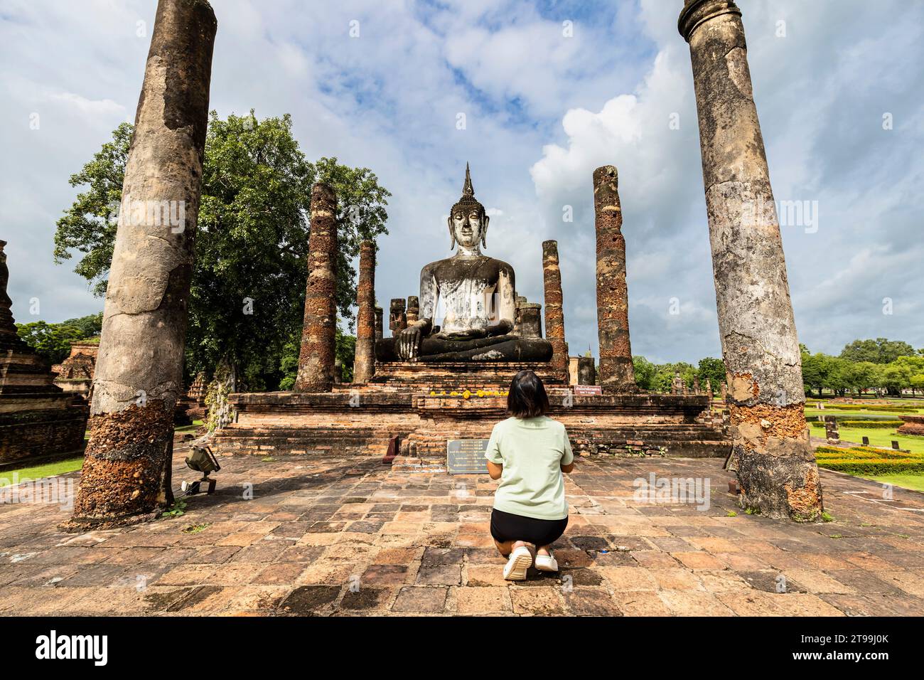 Sukhothai Historical Park, Wat Mahathat, Gebet, Meditations-Buddha-Statue des Hauptschreins, Sukhothai, Thailand, Südostasien, Asien Stockfoto