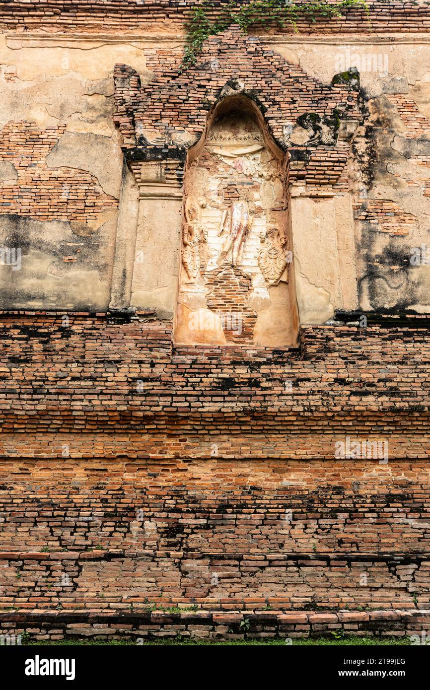 Sukhothai Historical Park, Wat Traphang Thong lang, Reliefreste, buddha-Statue von Wihan, Sukhothai, Thailand, Südostasien, Asien Stockfoto