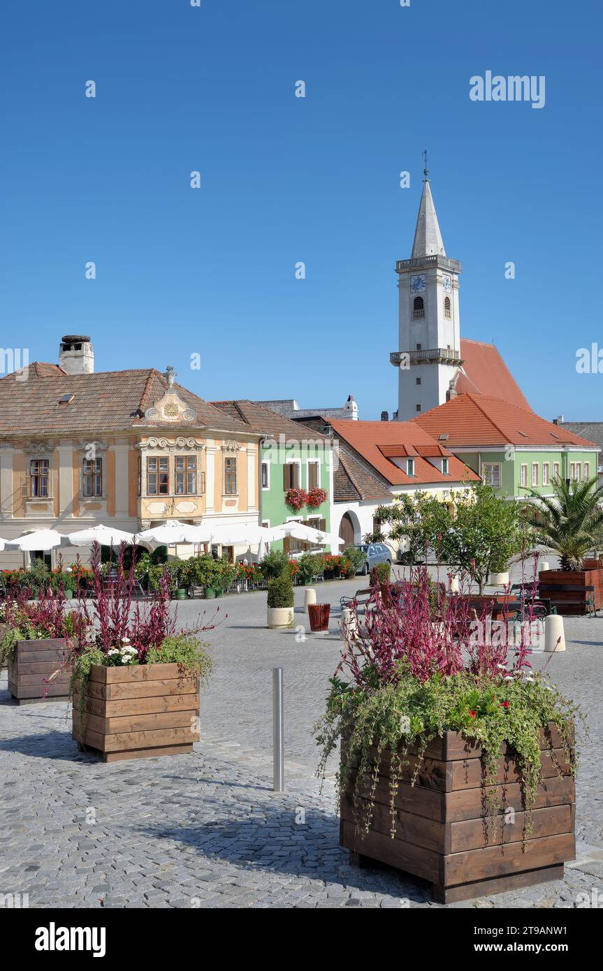 Marktplatz im Dorf Rust am Neusiedler See im Burgenland, Österreich Stockfoto