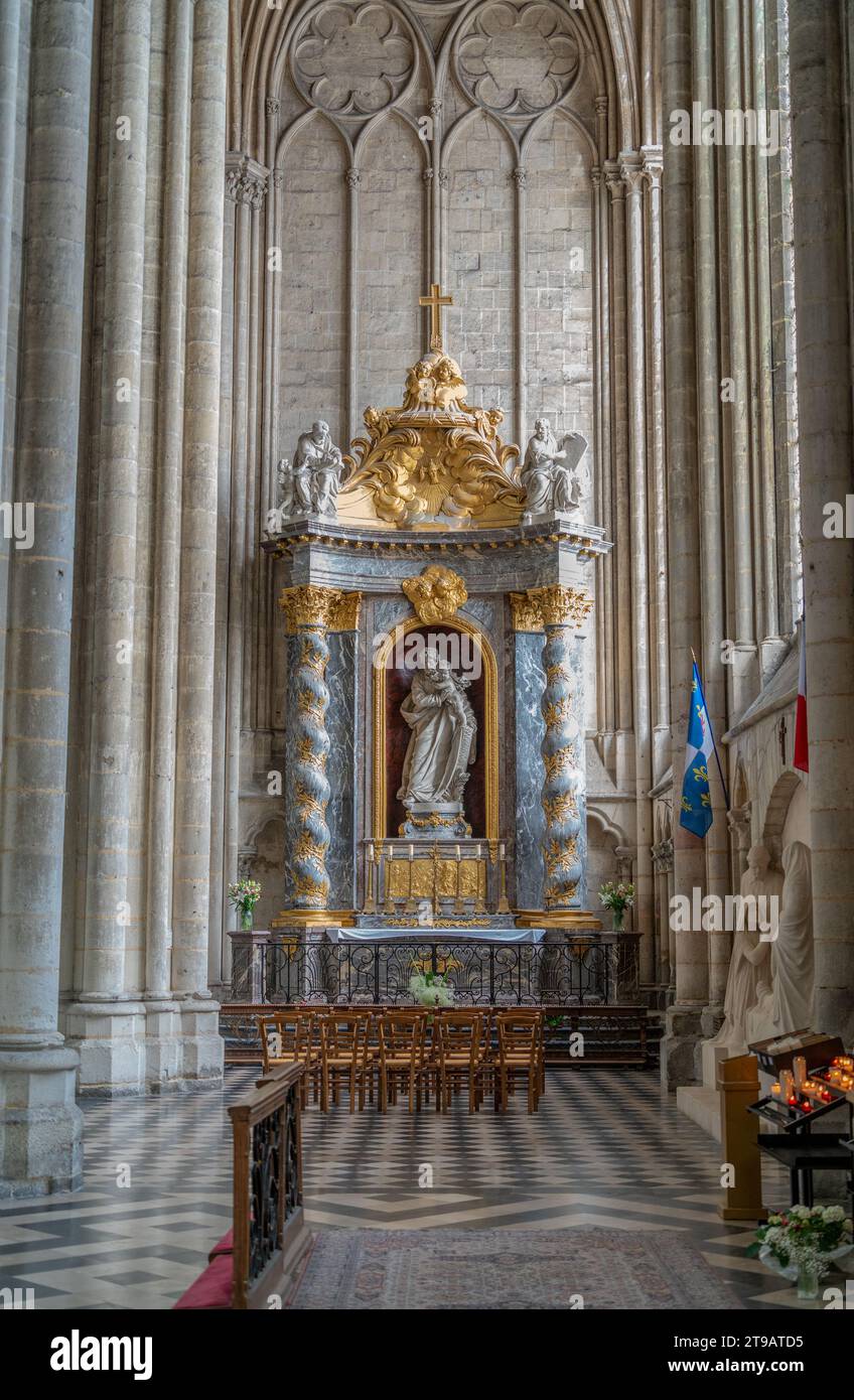 Landschaft im Inneren der Kathedrale von Amiens in Amiens, einer Stadt und Gemeinde in