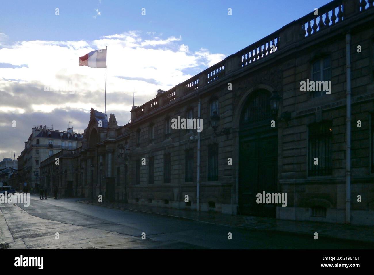 Paris, Frankreich - 16. Januar 2018: Der Palast der Elysée (französisch: Palais de l'Elysée) ist seit 1848 die offizielle Residenz des französischen Präsidenten. Stockfoto