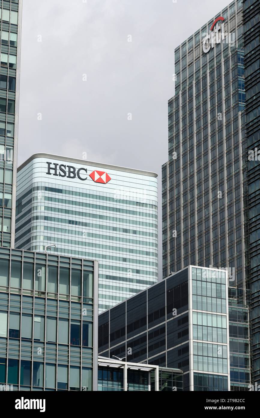 Der HSBC Tower am 8 Canada Square, Canary Wharf, ist ein 45-stöckiger Wolkenkratzer, der von Sir Norman Foster entworfen wurde und als globaler Hauptsitz der HSBC dient Stockfoto