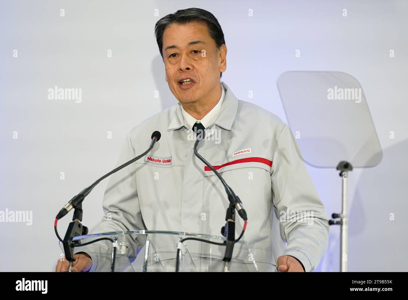 Nissan President und CEO Makoto Uchida spricht im Nissan Autowerk in Sunderland. Die Regierung hat bestätigt, dass Nissan in seinem Werk in Sunderland zwei neue Elektrofahrzeugmodelle herstellen wird, um Tausende von Arbeitsplätzen im Vereinigten Königreich zu unterstützen. Die neuen elektrischen Qashqai- und Juke-Modelle des japanischen Automobilherstellers werden am Standort hergestellt. Bilddatum: Freitag, 24. November 2023. Stockfoto