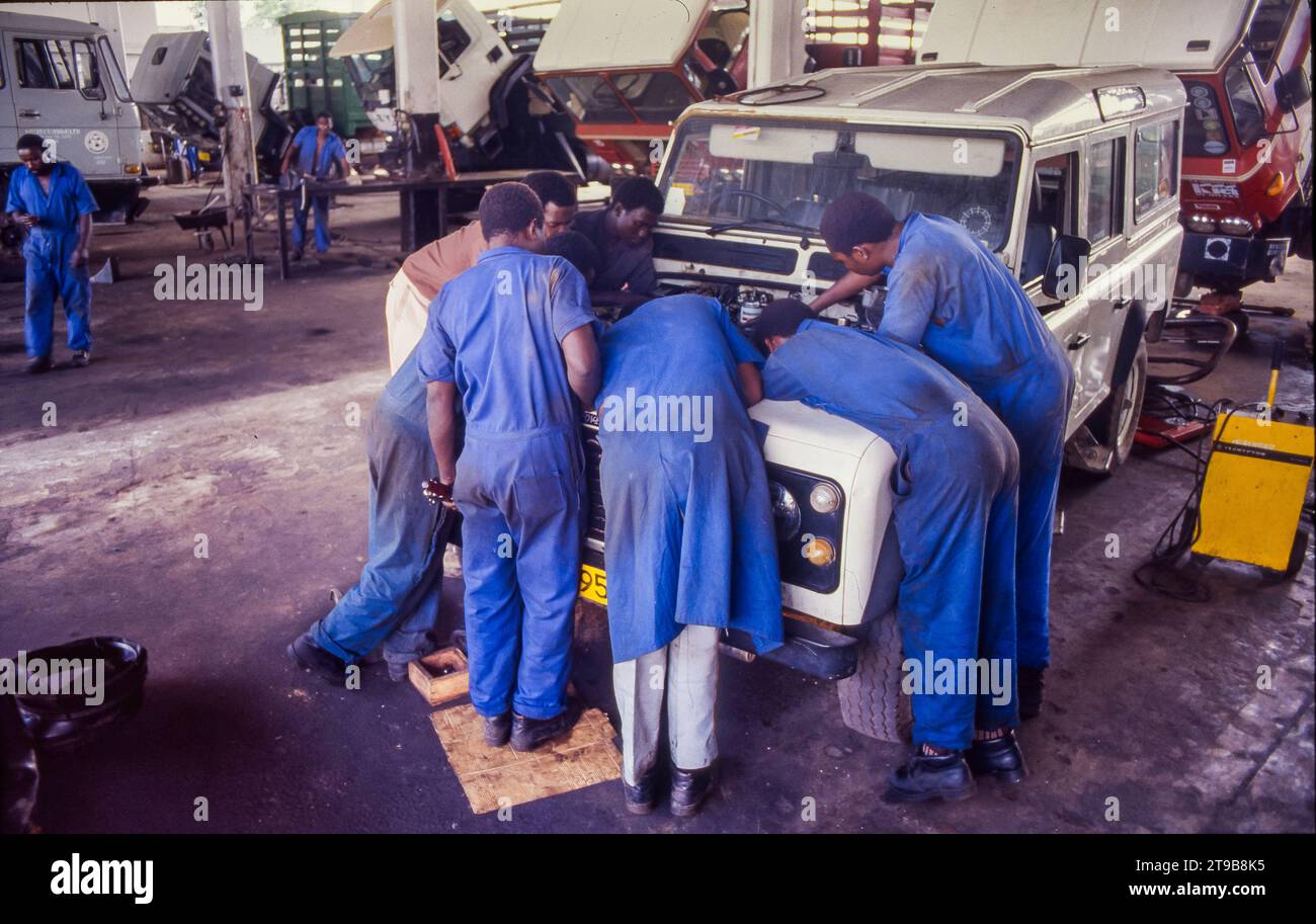 Tansania; eine Autogarage in dar-es-Salaam. Stockfoto
