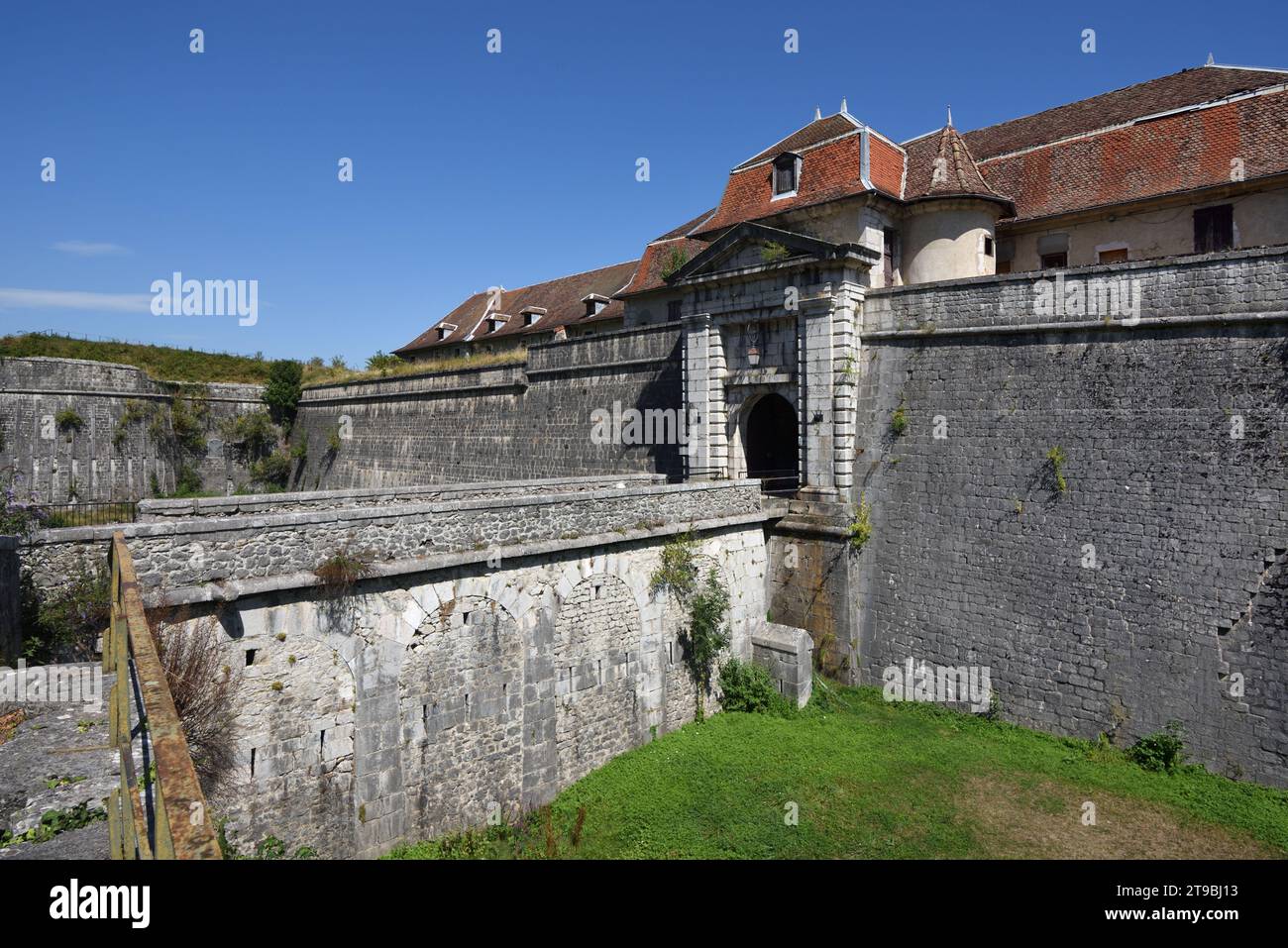 Haupteingang, Brücke, Graben und Graben von Fort Barraux (1597), ein mittelalterliches Bastionsfort, alias Fort de Saint Barthélémy, Barraux Isère Frankreich Stockfoto