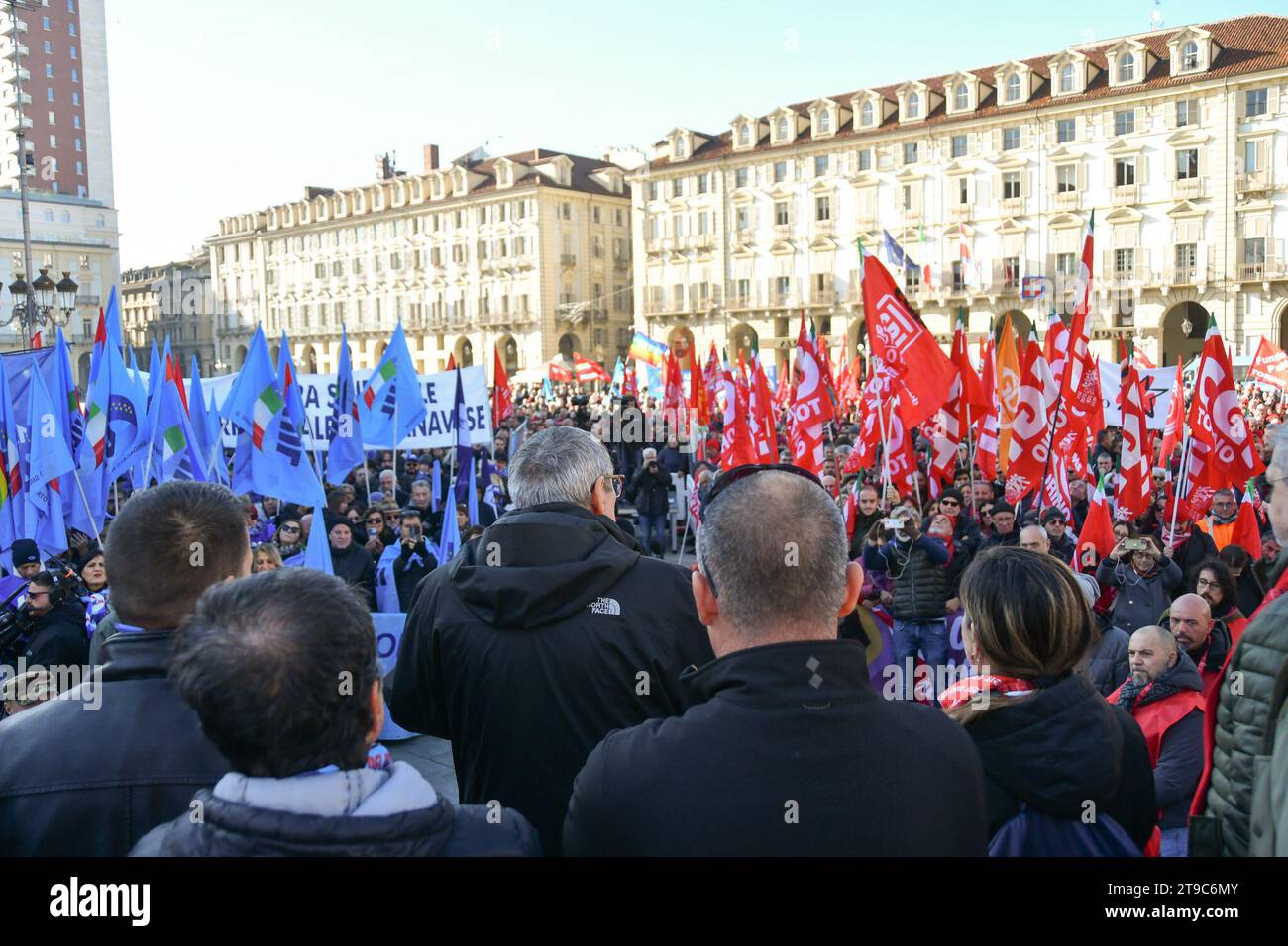 Torino, Turin, Italien, 24. November 2023, eine allgemeine Ansicht der gewerkschaftlichen Demonstration der CGIL UIL 24. November 2023 in Turin während der „ADESSO BASTA“ Sciopero generale CGIL UIL - 24. November 2023 - Reportage Stockfoto