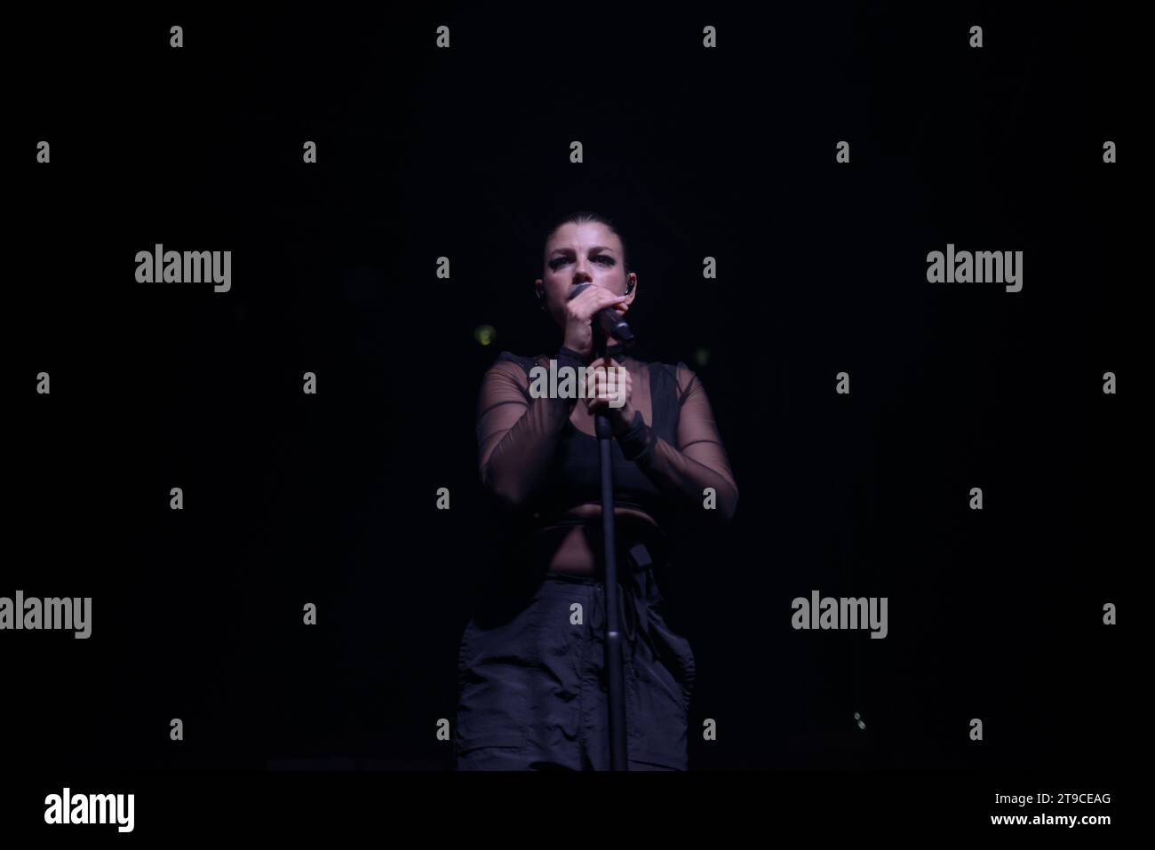 Padua, Italien. 23. November 2023: Emma Marrone tritt live in Hall in Padua auf, Italien, für ihr Souvenir im da Club Stockfoto