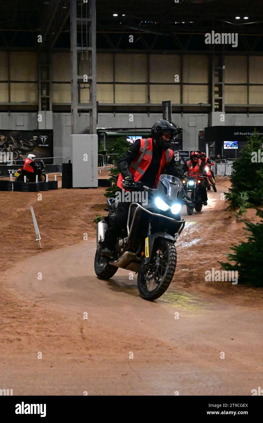 Testbike-Demonstration bei Motorcycle Live in Birmingham am 24. November 2023. Stockfoto