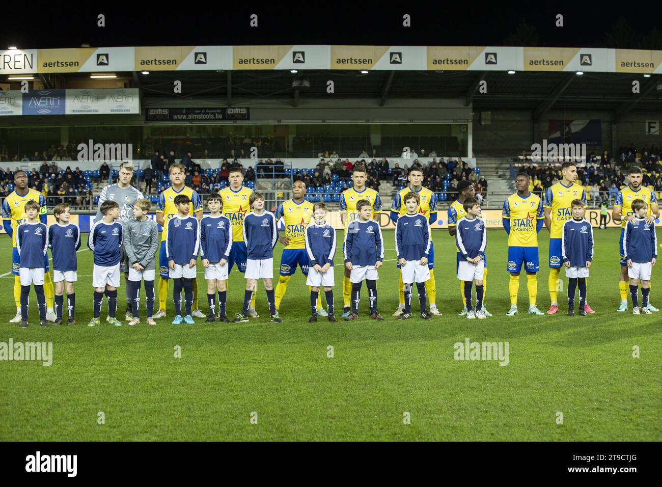 Beveren Waas Belgien November 2023 Beverens Spieler wurden vor einem Fußballspiel zwischen SK