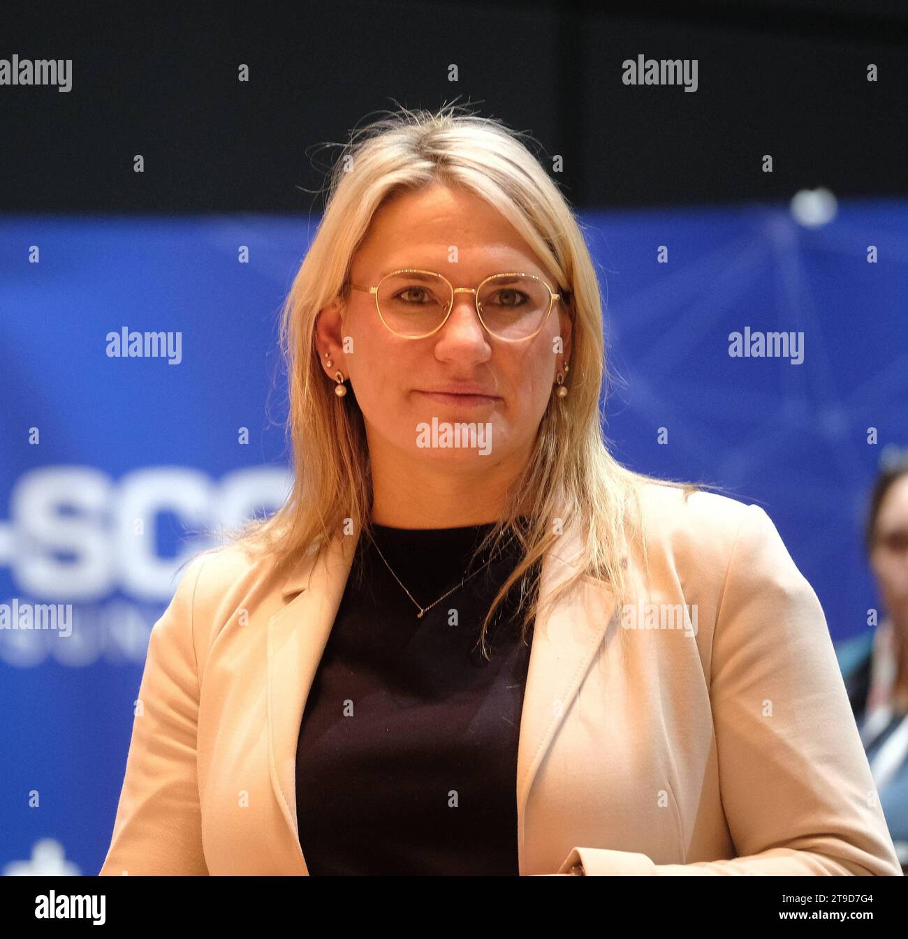 24.11.2023 xkhx Kassel, Kongress-kommunal mit der Bundesvertreterversammlung der Kommunalpolitischen Vereinigung der CDU und CSU Deutschlands KPV Bild zeigen: Christina Stumpp MDB. Stellvertretende Generalsekretärin der CDU Deutschlands *** 24 11 2023 xkhx Kassel, Kongress kommunal mit der Bundesvertreterversammlung der Kommunalen Politischen Vereinigung der CDU und CSU Deutschland KPV Bild zeigt Christina Stumpp MDB Stellvertretende Generalsekretärin der CDU Deutschland KH Credit: Imago/Alamy Live News Stockfoto