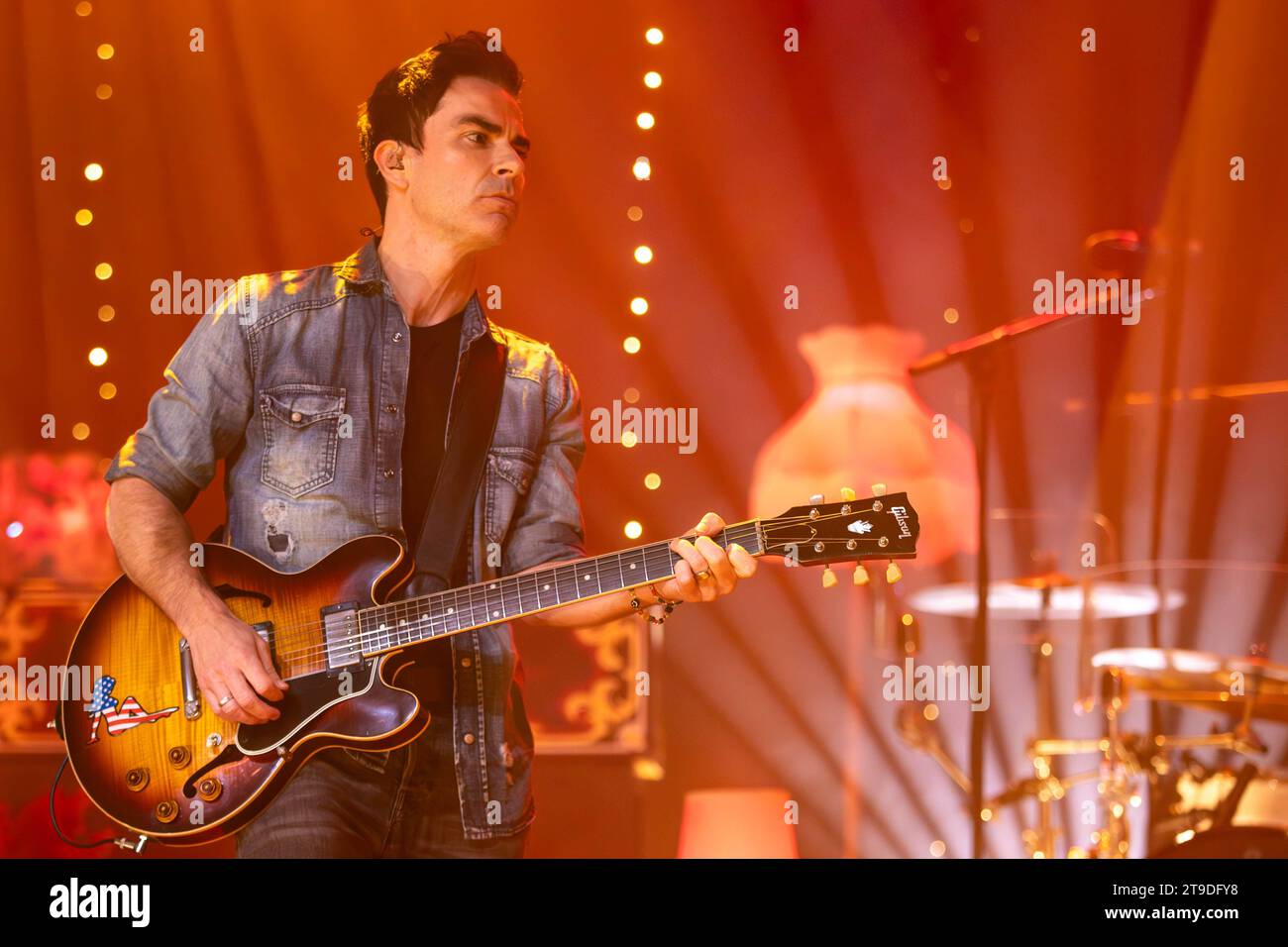 Bexhill, Großbritannien. Freitag, 24. November 2023 Kelly Jones von Far From Saints tritt im de La Warr Pavilion auf © Jason Richardson / Alamy Live News Stockfoto