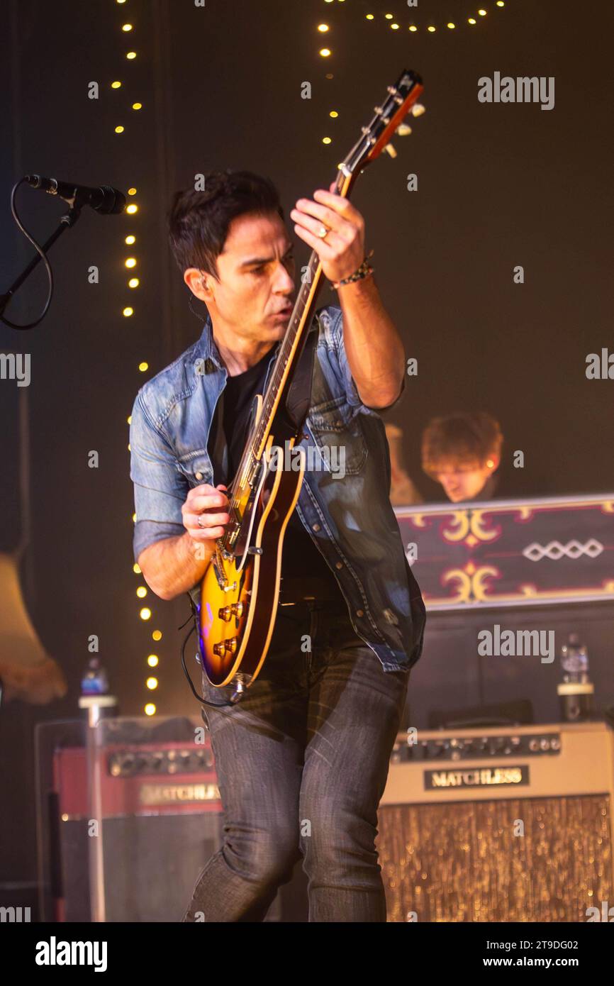Bexhill, Großbritannien. Freitag, 24. November 2023 Kelly Jones von Far From Saints tritt im de La Warr Pavilion auf © Jason Richardson / Alamy Live News Stockfoto