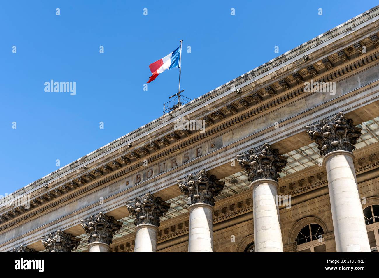Detail des Palais Brongniart, ehemaliger Börse, im neoklassizistischen Stil des 19. Jahrhunderts, am Place de la Bourse, Pariser Stadtzentrum, Frankreich Stockfoto