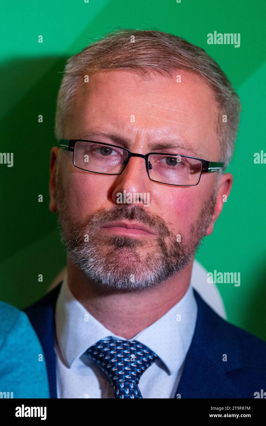 Irische Grüne, Minister für Kinder, Gleichstellung, Behinderungen, Integration und Jugend, Roderic O'Gorman TD. Stockfoto