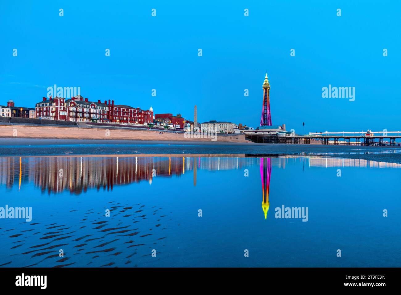 Blackpool; Tower at Night; Lancashire; Großbritannien Stockfoto