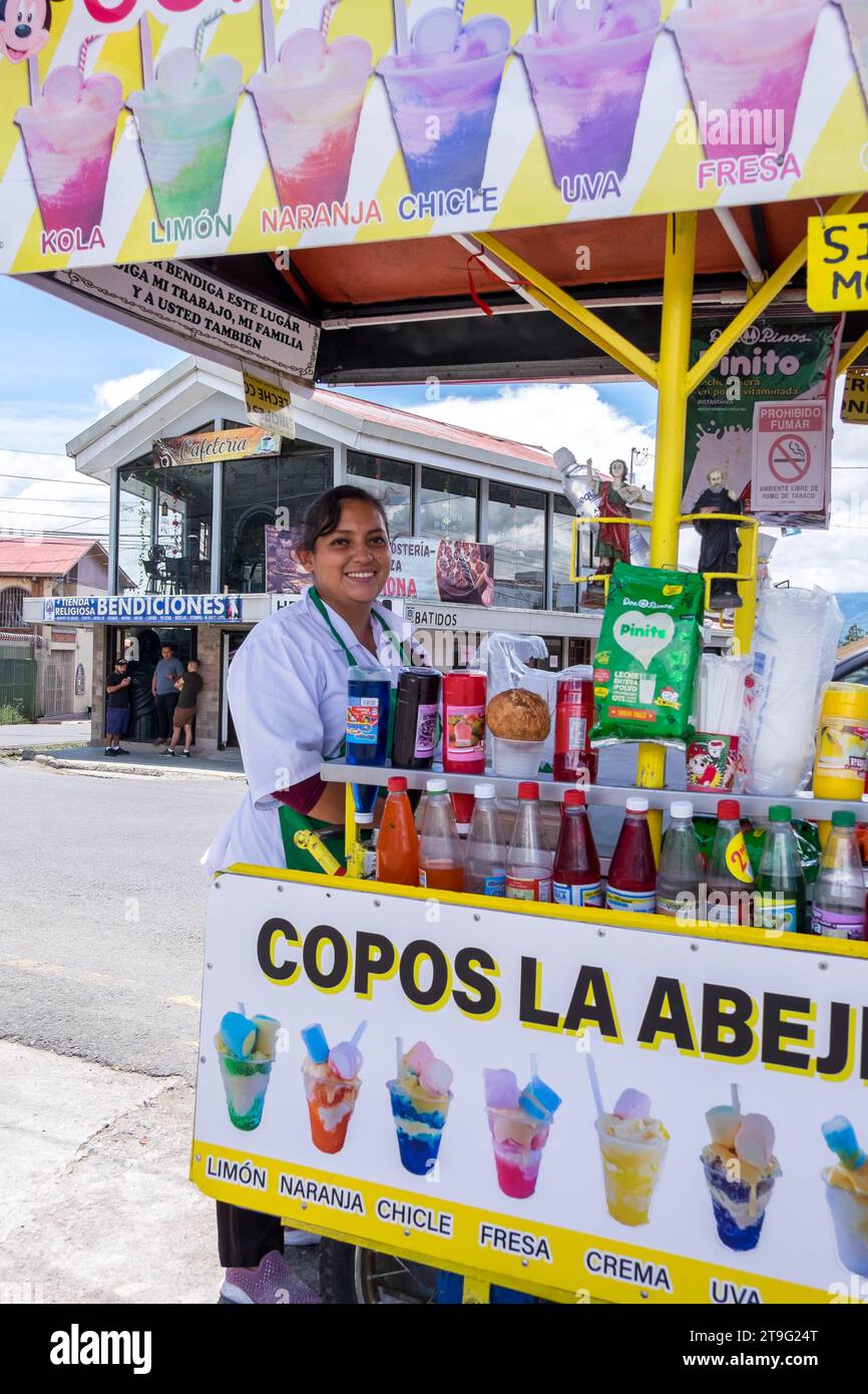Verkäufer von Eisflocken im Stadtzentrum von Cartago in Costa Rica Stockfoto