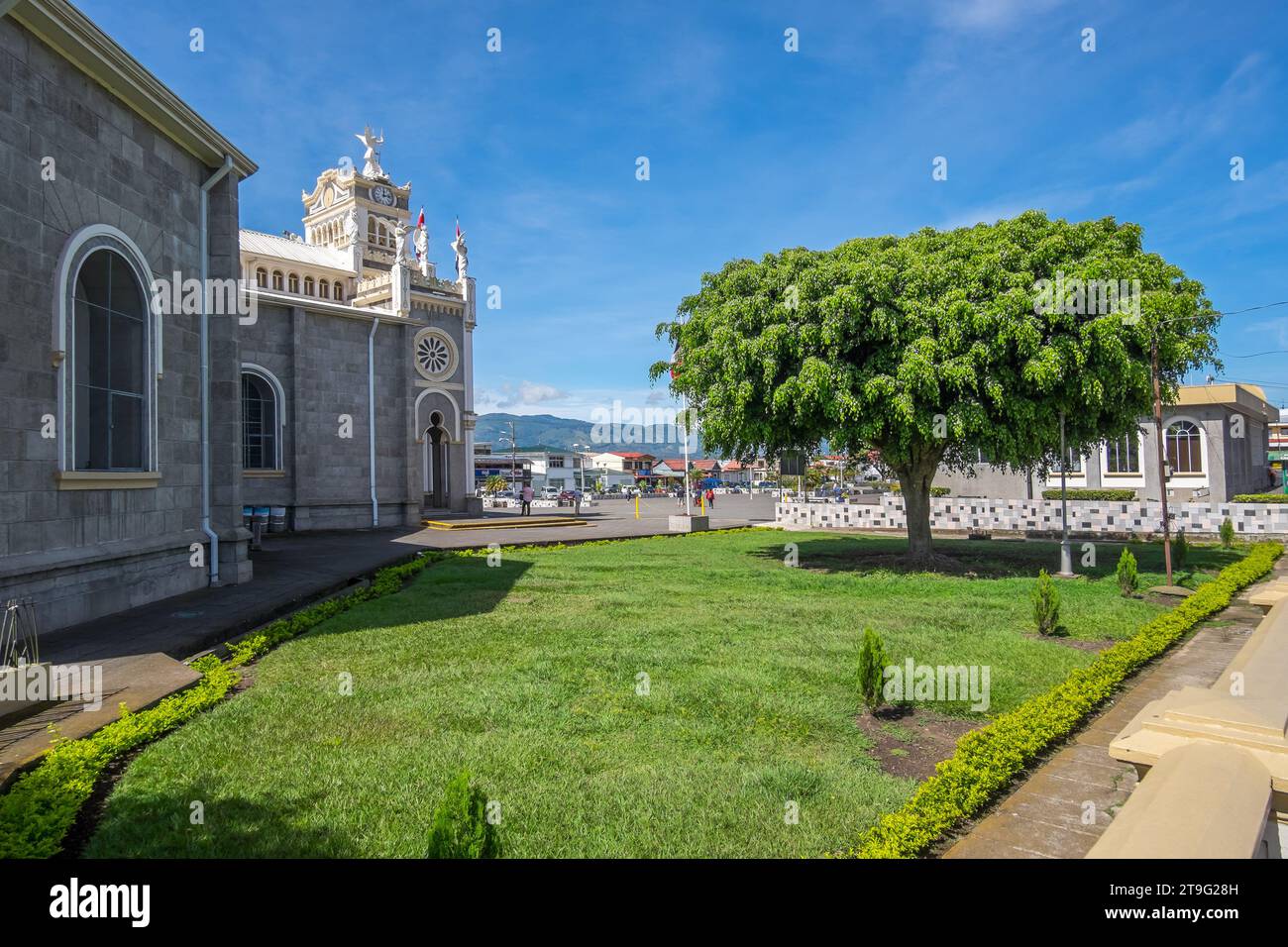 Gärten neben der Basilika unserer Lieben Frau der Engel in der historischen Stadt Cartago in Costa Rica Stockfoto