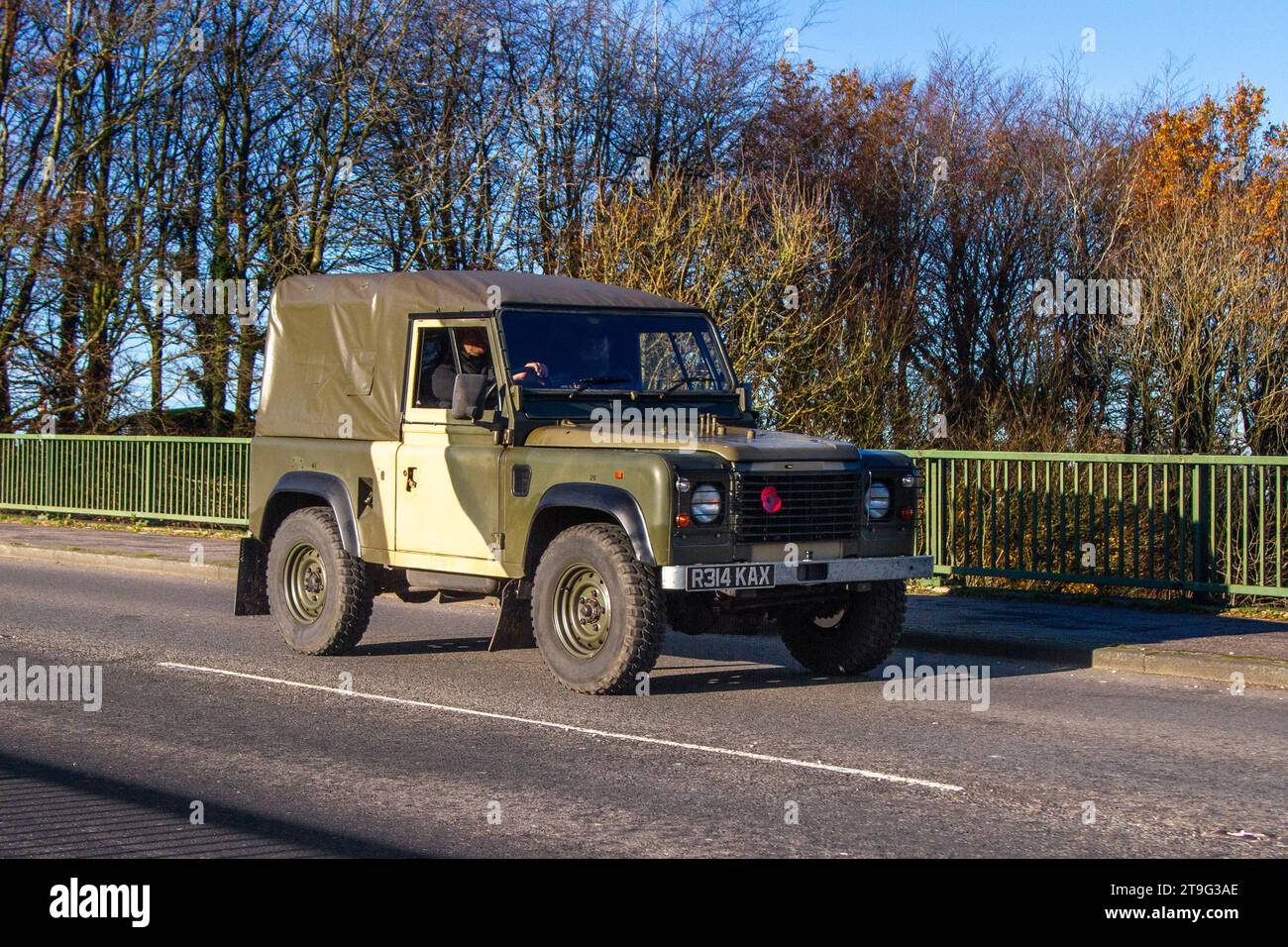 1998 90er Jahre Green Land Rover Diesel 2500 ccm Stockfoto