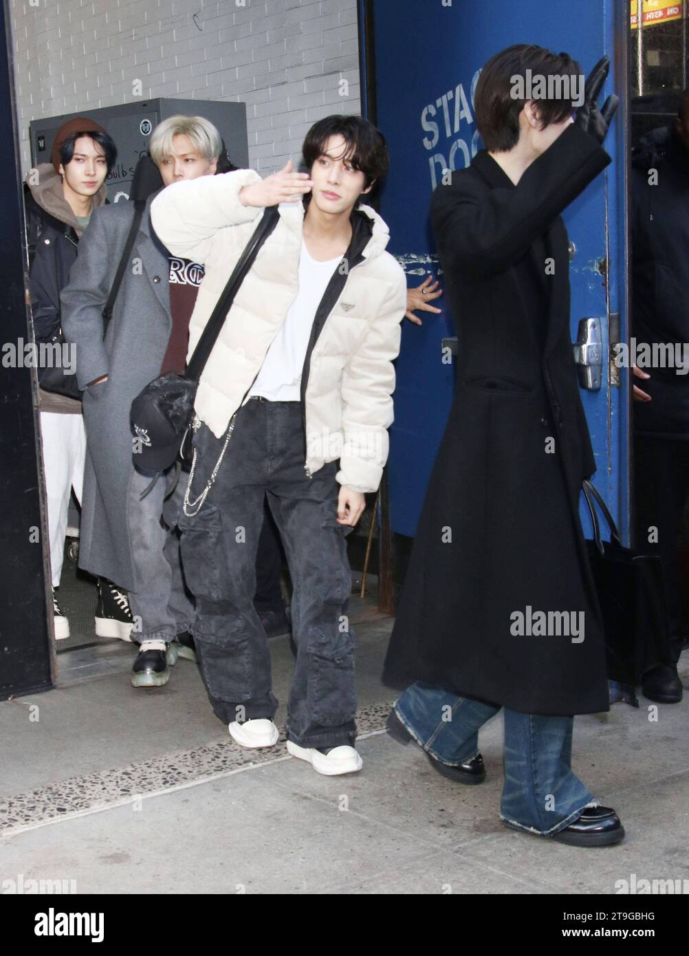 NEW YORK, NY: Enhypen wurde am 24. November 2023 bei Good Morning America in New York City gesehen. Copyright: XRWx Credit: Imago/Alamy Live News Stockfoto